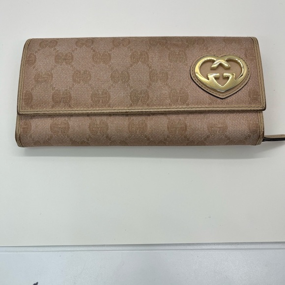 Pre owned Gucci Tan Wallet with Heart Detail - Picture 2 of 7